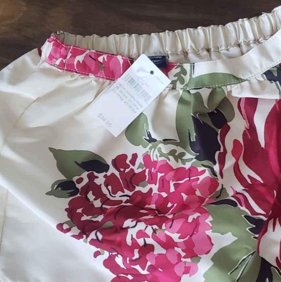 New Baby Gap floral skirt 18-24 months - Picture 2 of 4
